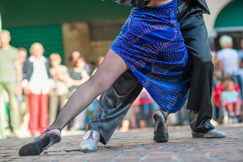 Tango dance on street in Buenos Aires